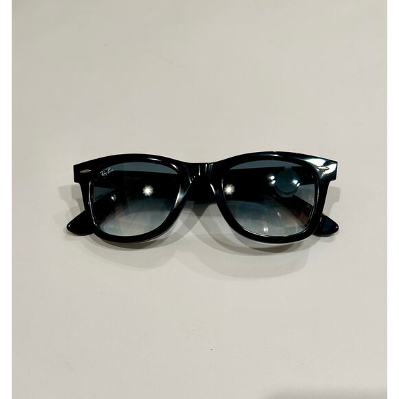 Ray-Ban Wayfarer Classic Sunglasses Blue Gradient Lenses Brand New - Picture 2 of 7